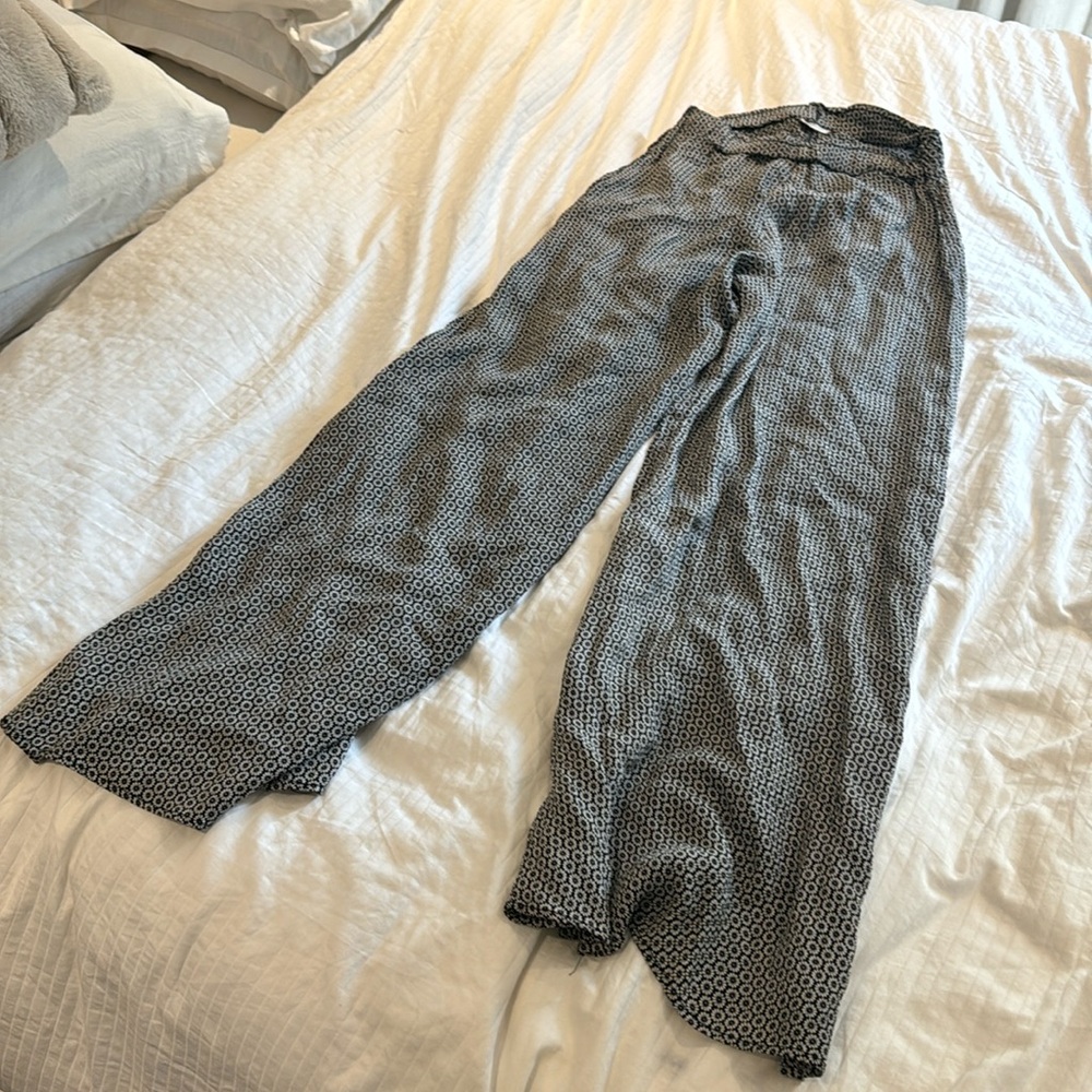 70s floral deep navy flowy pant brandy melville